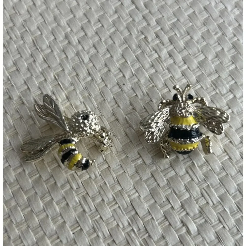Vintage Set Of 2 Signed Gerry’s Stinging Bumblebee Bee Enamel Gold Tone Brooch